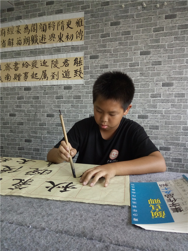 何傲