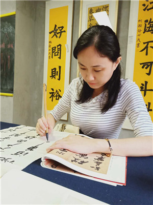 王亮
